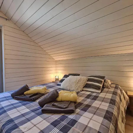 Dom wakacyjny Chalet 4 Pax 15 Minutes From With Hot Tub Durbuy