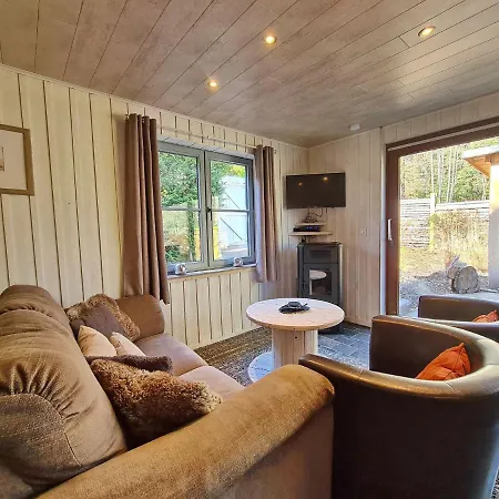 Dom wakacyjny Chalet 4 Pax 15 Minutes From With Hot Tub