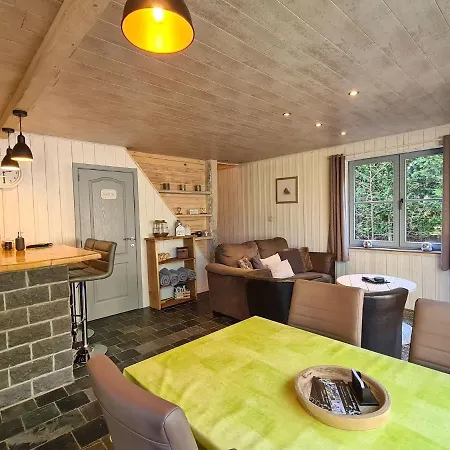 Nyaraló Chalet 4 Pax 15 Minutes From With Hot Tub Durbuy