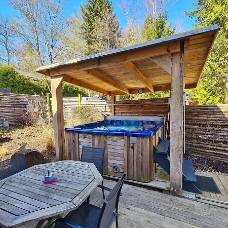 Dom wakacyjny Chalet 4 Pax 15 Minutes From With Hot Tub